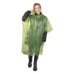 MP3357430 poncho de lluvia desechable de material reciclado con bolsa de almacenamiento verde plasti 4